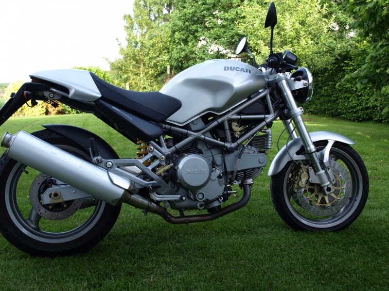 Datei:M750ie 2002.jpg